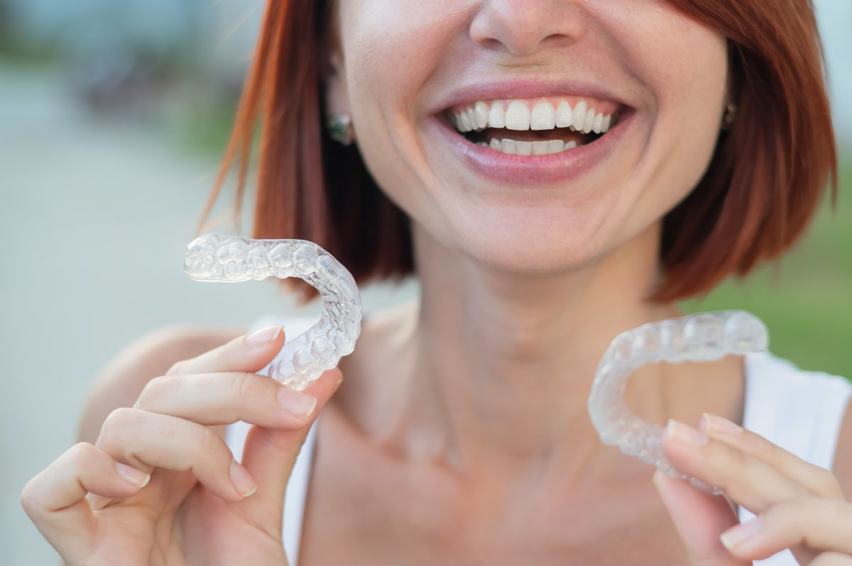 Dr Smile vs Invisalign : Comparatif Complet