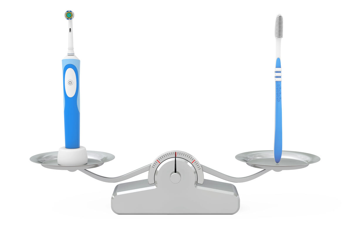 Comment bien choisir sa brosse à dents manuelle ou électrique ?