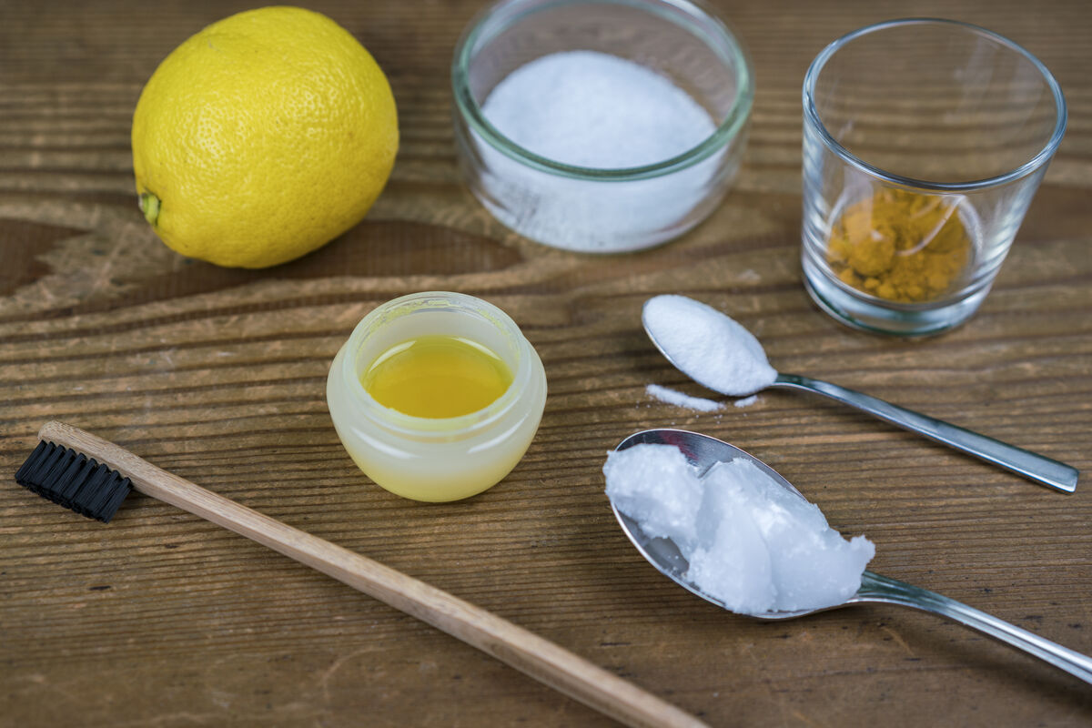 Fabriquer son propre dentifrice naturel et bio : mode d'emploi