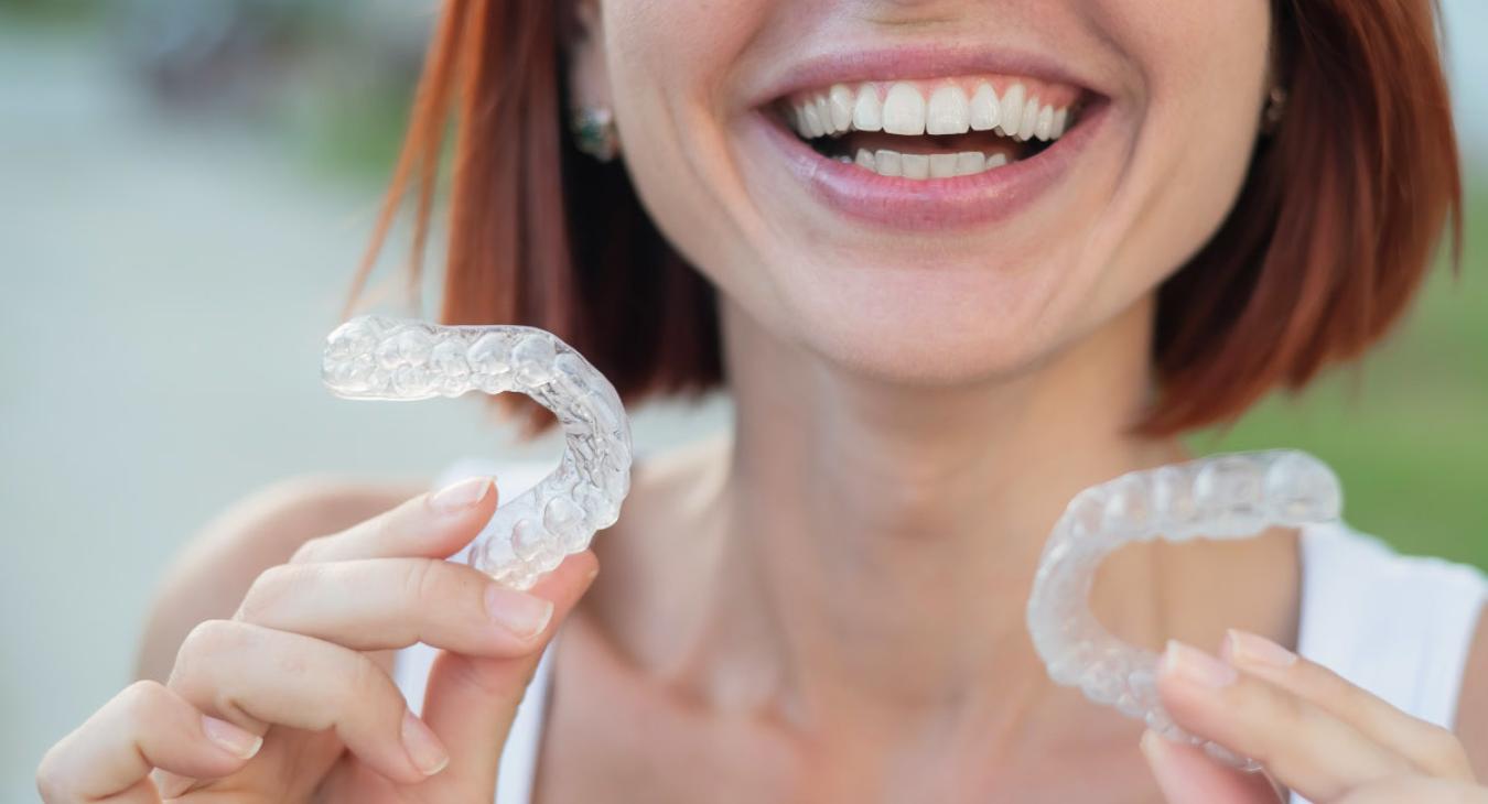 Dr Smile vs Invisalign : Quel est le meilleur